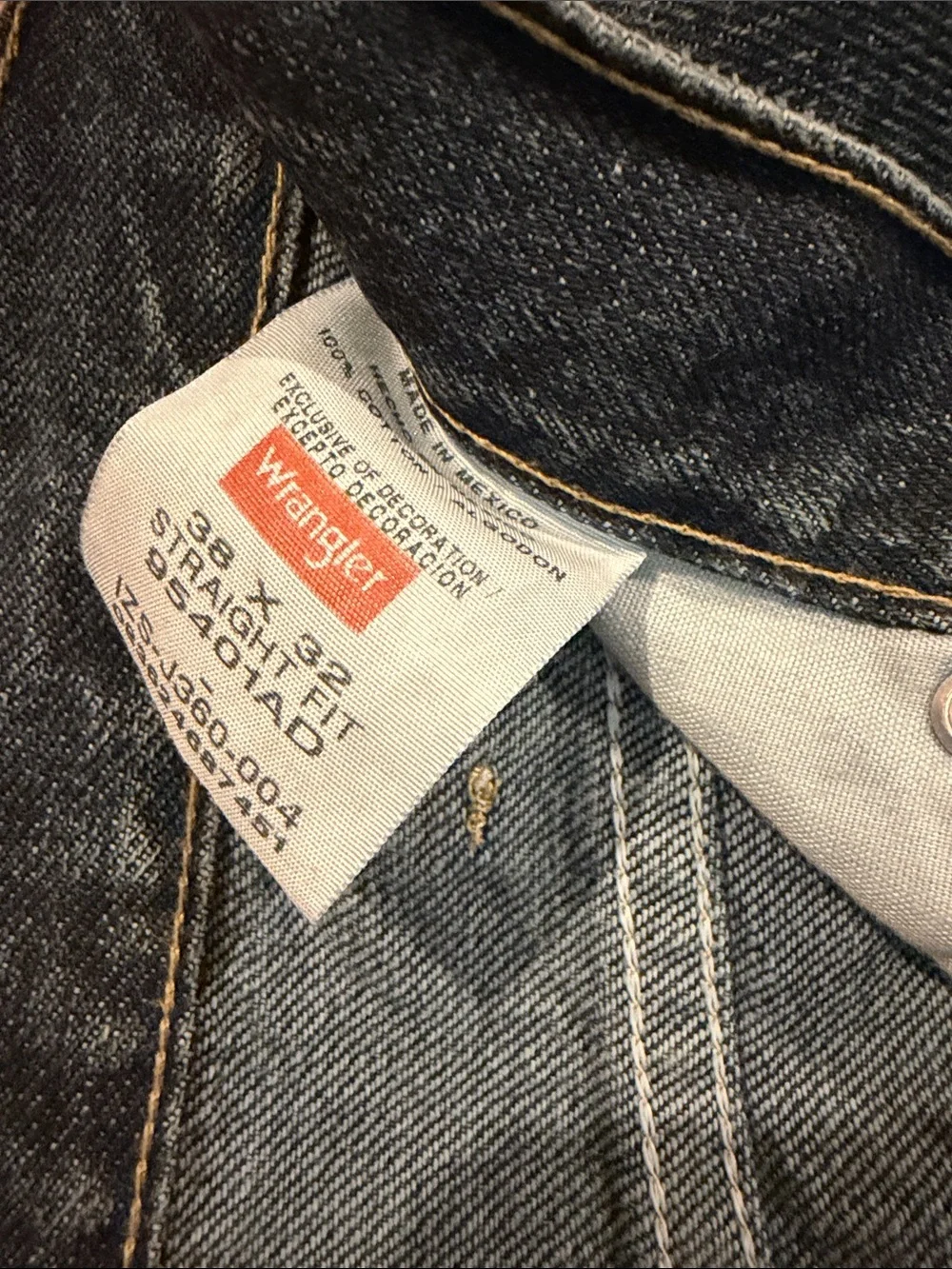 Wrangler Men’s Dark Gray Relaxed Fit Jeans